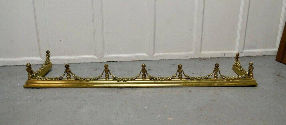 19th Century Heavy Brass Fender With Brass Garlands