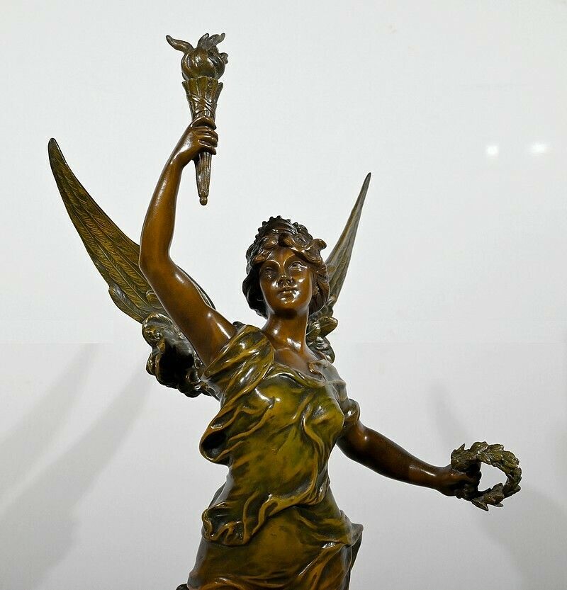 Important Sculpture En Régule, “La Patrie” By Ferville Suan – End 19th photo for sale