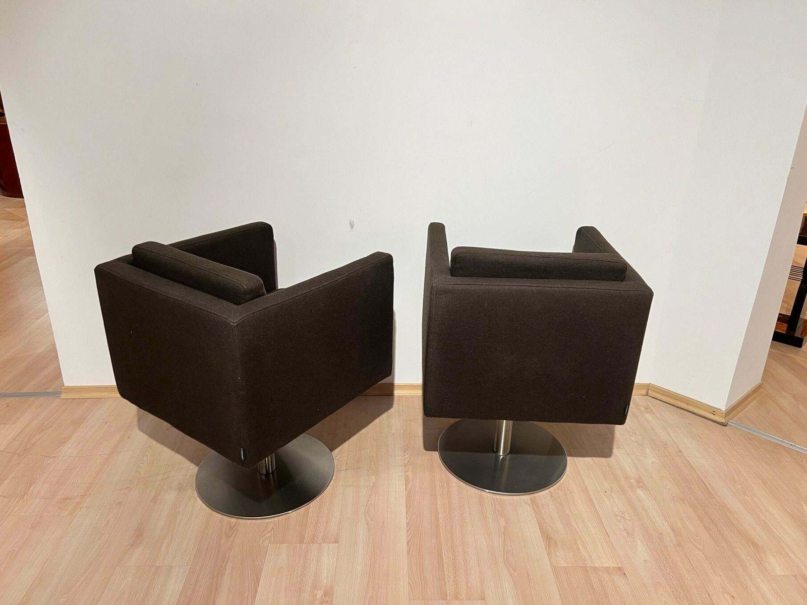 Pair Of Cubic Swivel Chairs With Tableau By Lensvelt, Netherlands, Early 21st C. photo vinterior
