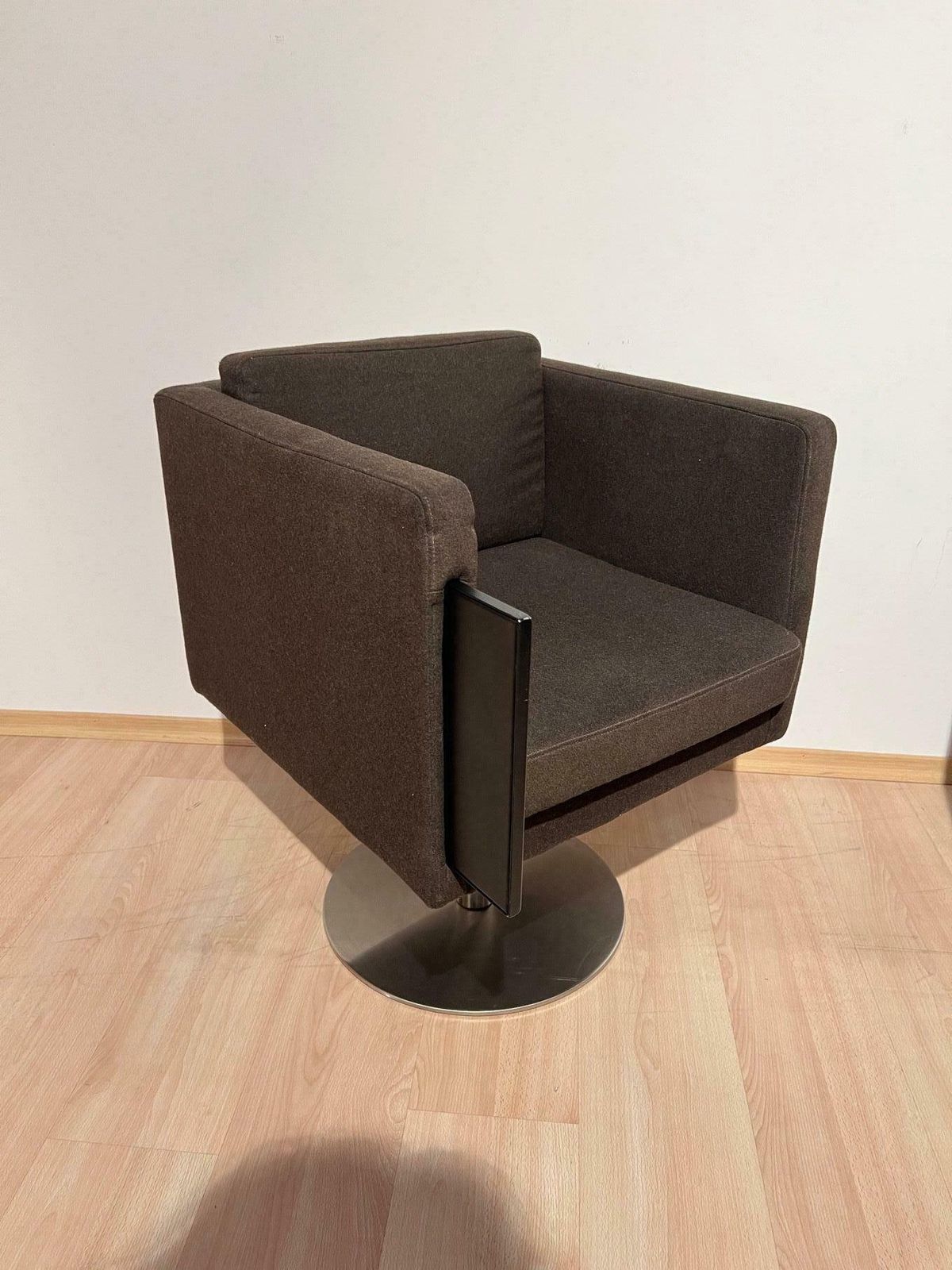 1542.04 Pair Of Cubic Swivel Chairs With Tableau By Lensvelt, Netherlands, Early 21st C. photo