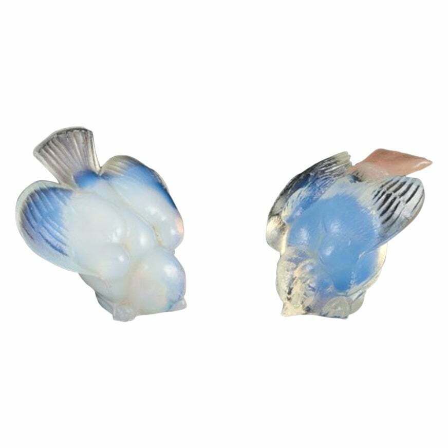 Sabino, France. Two Bird Chicks In Art Glass, Art Deco Opaline Glass.