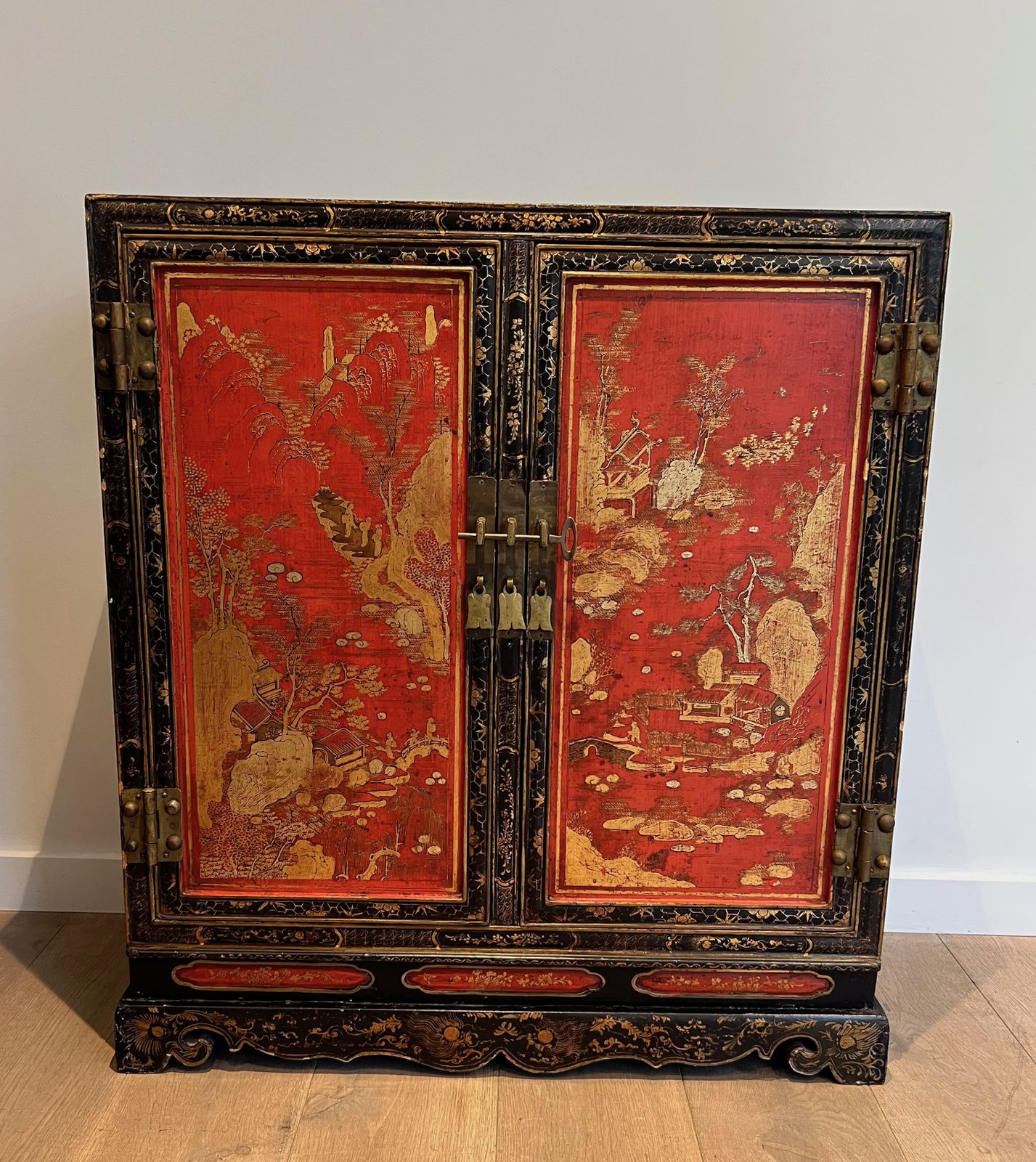Lacquered Wood Cabinet With Chinese Decors photo furniture
