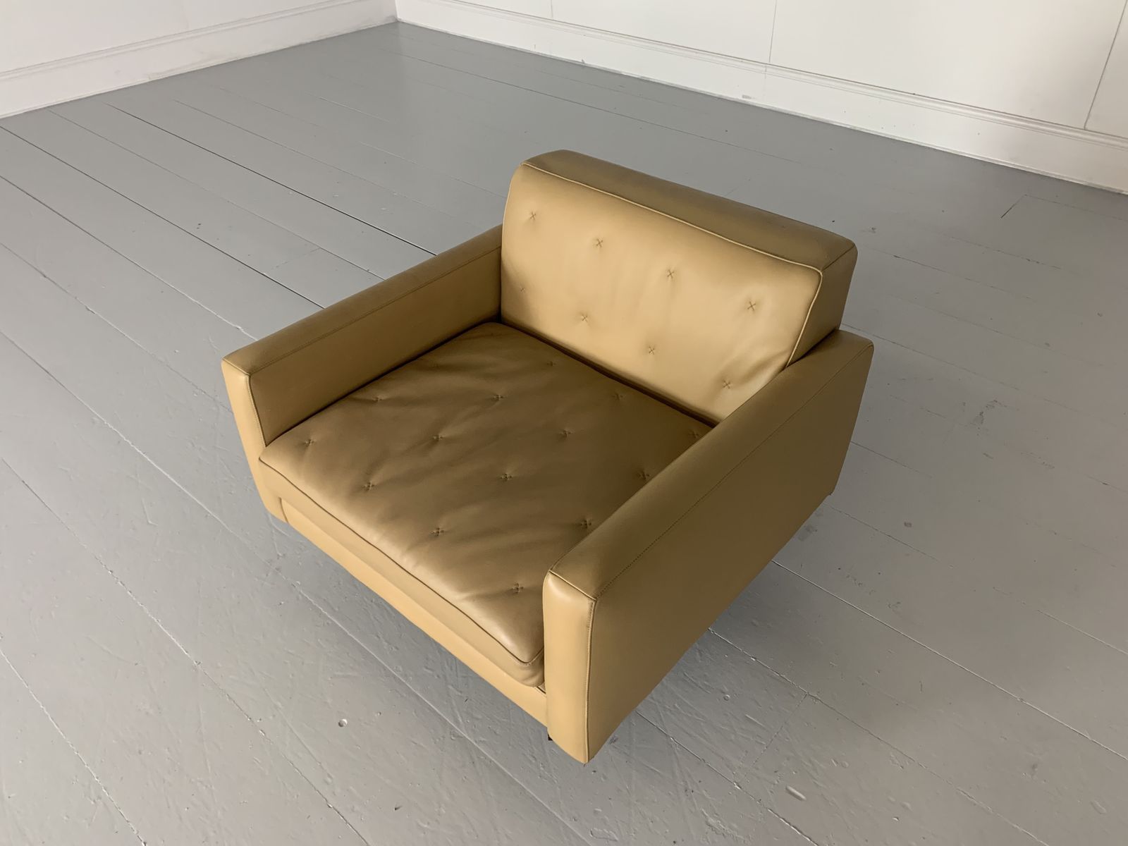 photo vinterior Pair Of Poltrona Frau For Ferrari “Kennedee” Armchairs – In “Pelle Frau Sc” Leather