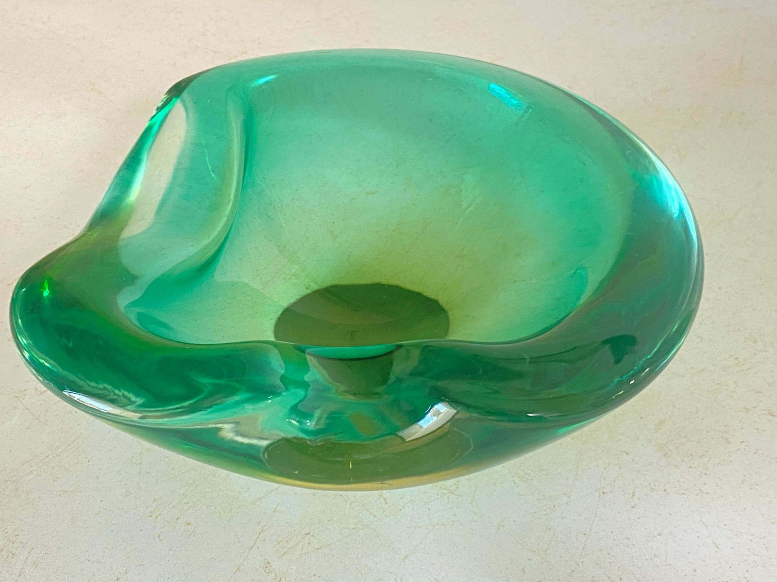 369.0 Vide Poche Or Ashtray In Art Glass Venice Green Color Italy Murano 1970 photo