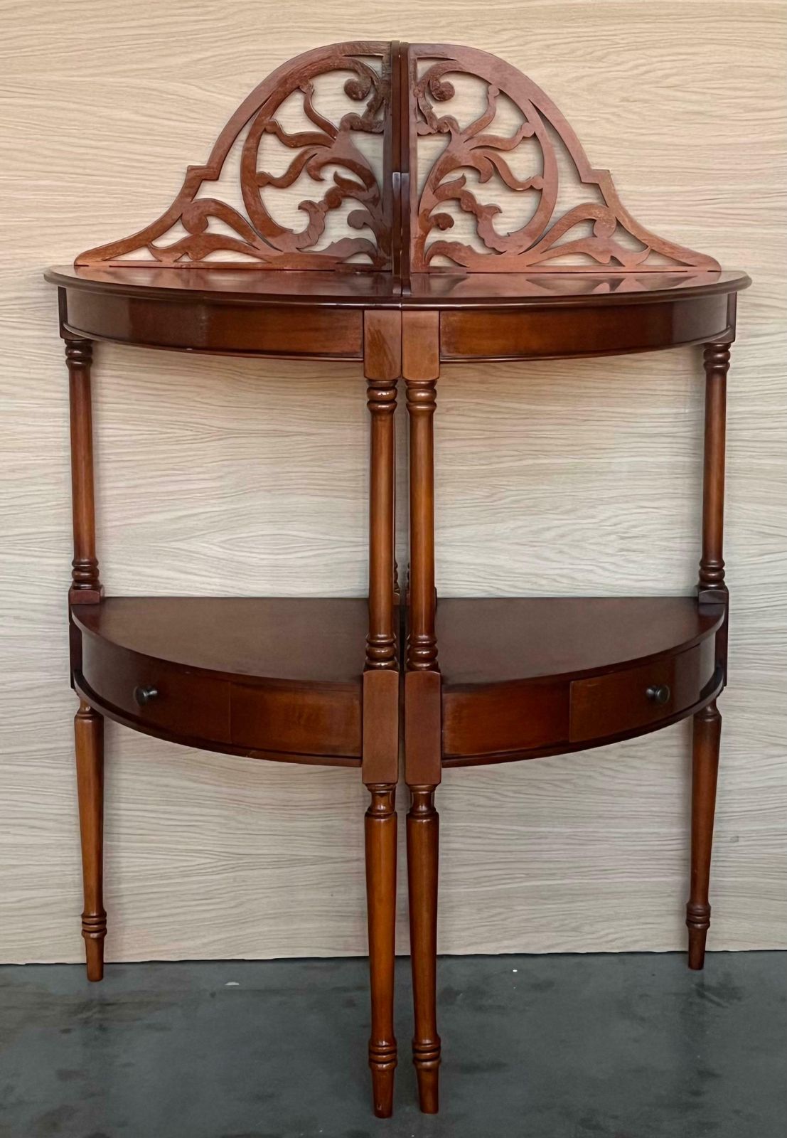 Early 20th Century Federal Style Mahogany Corner Etagere With Drawer photo Furniture