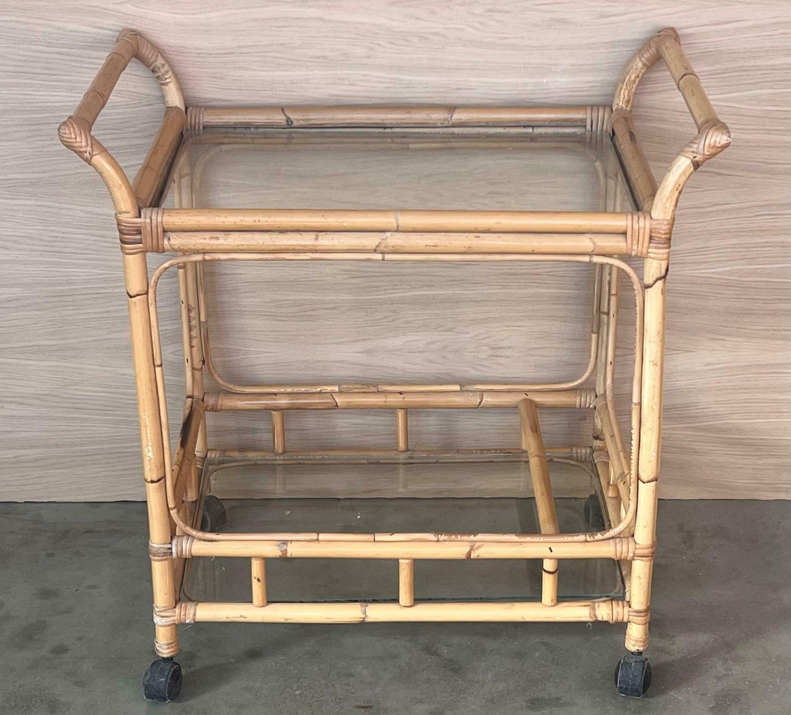 Chariot à thé mid-century modern en bambou, mobilier de jardin photo for sale