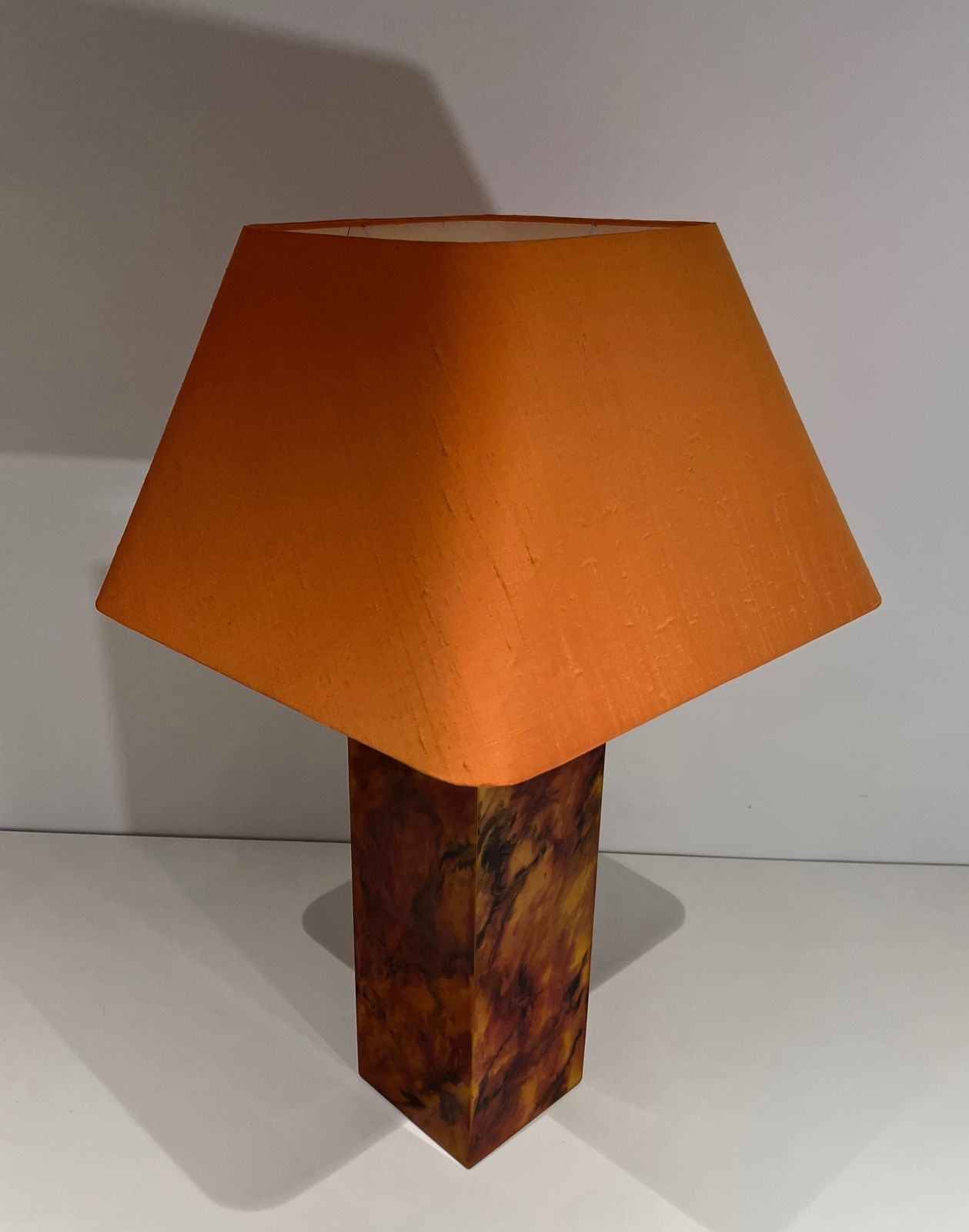 photo vinterior Pair Of Plexiglass Lamps. French Work. Around 1970