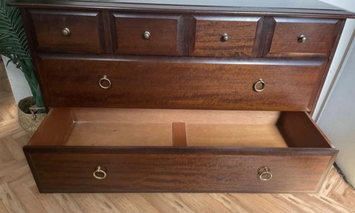 Stag Minstrel 6 Drawer Mahogany Low Wide Chest photo for sale