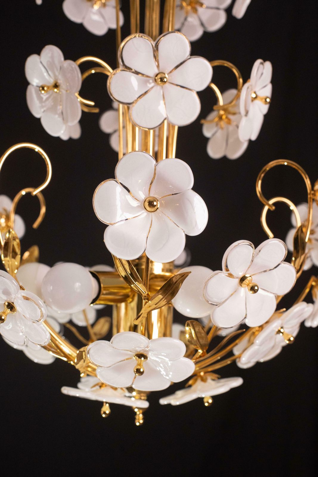 Spectacular Murano Chandelier Full Of White Flowers, New Bath Gold, 1980s photo furniture