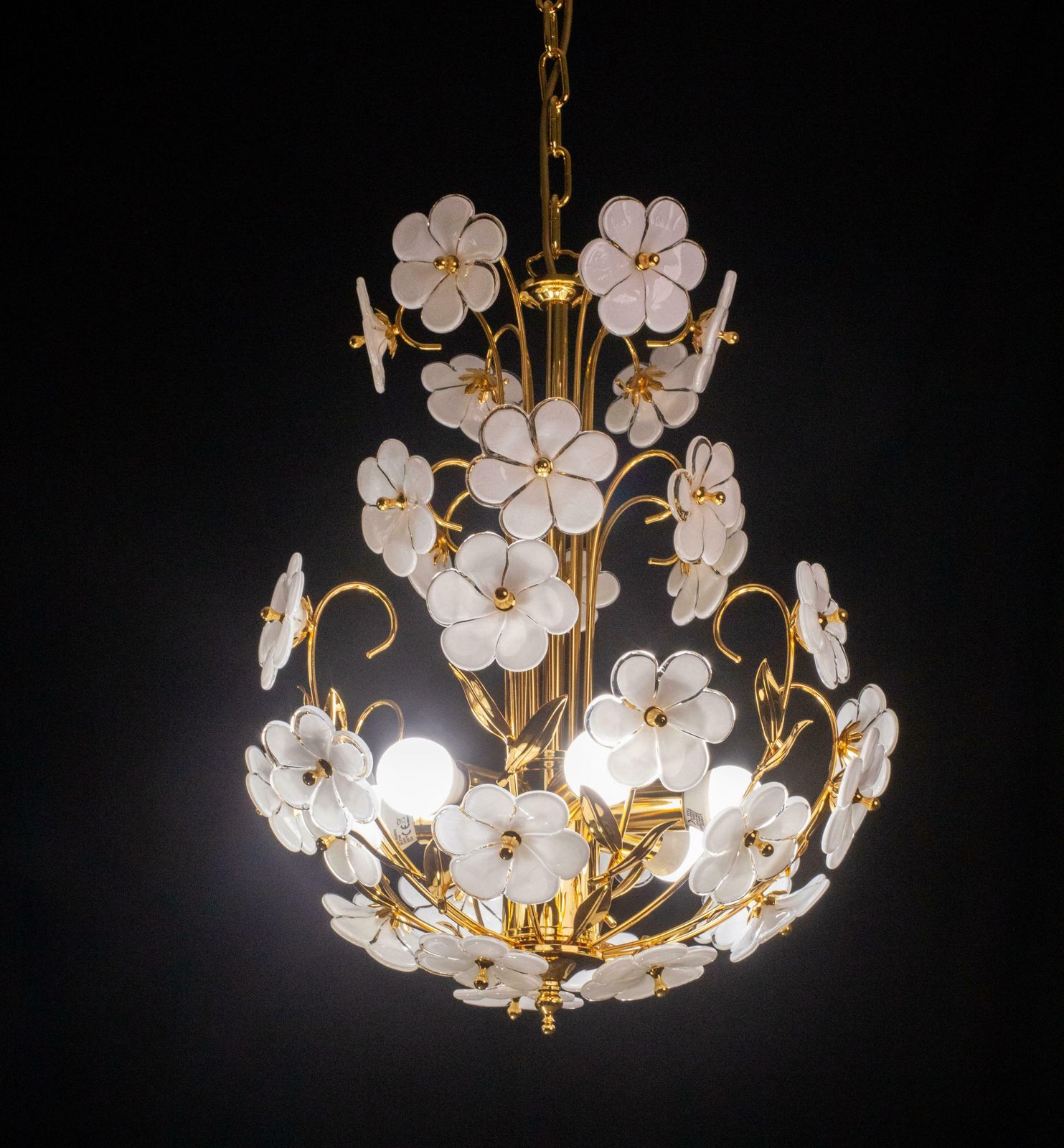 Spectacular Murano Chandelier Full Of White Flowers, New Bath Gold, 1980s photo buy