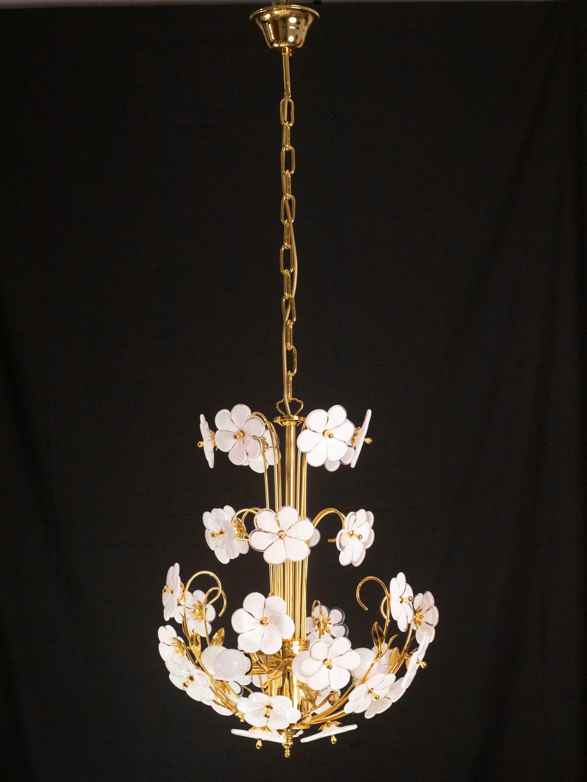 Spectacular Murano Chandelier Full Of White Flowers, New Bath Gold, 1980s photo vintage