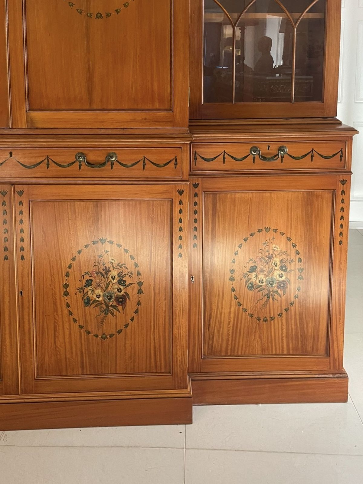 photo vintage Large Quality Satinwood Breakfront Bookcase With Original Painted Decoration