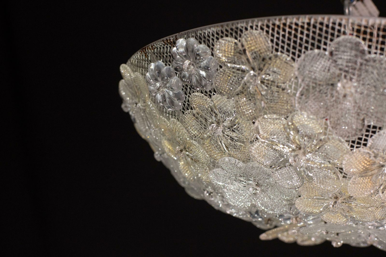 photo vinterior Mid Century Gold Flower Glass Ceiling Light 1960s By Barovier E Toso