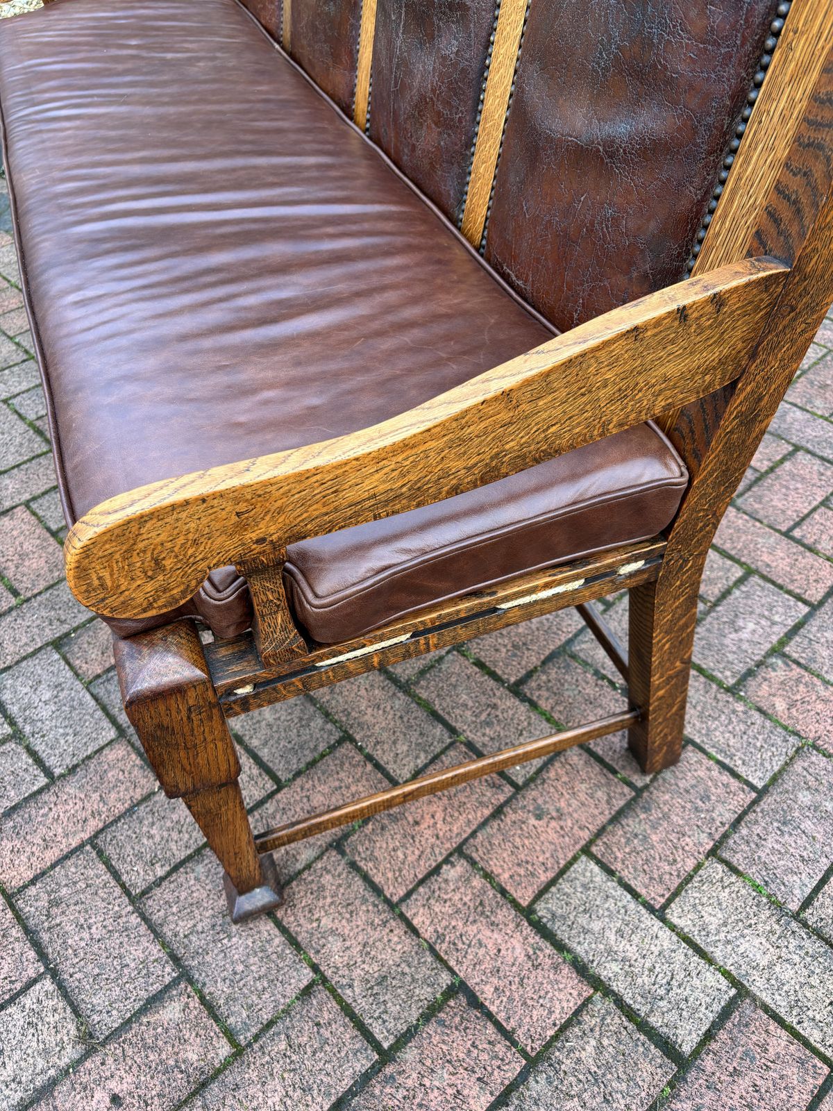 photo for sale Arts & Crafts Oak And Leather Settle