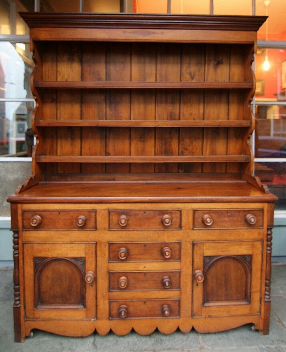 19th Century Welsh Talwrn Dresser
