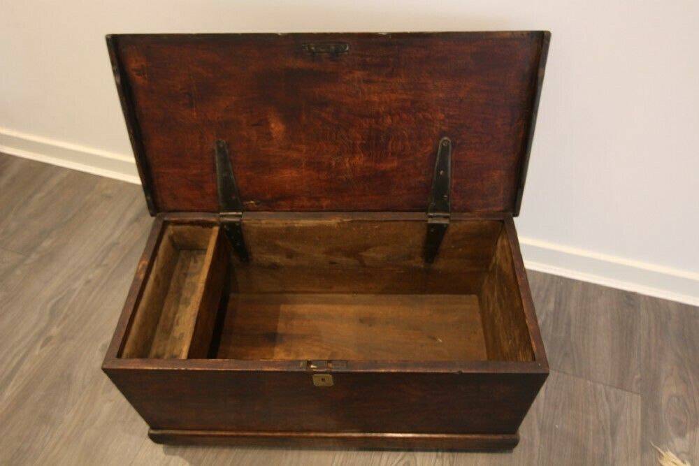 photo furniture Superb Late Georgian Camphorwood Sloped Sailors Chest / Box