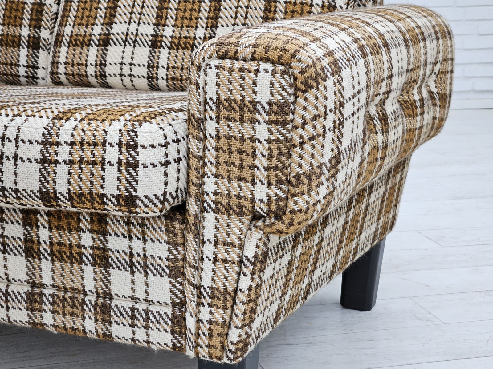 photo vintage 1970s, Danish 2 Seater Sofa, Original Very Good Condition, Furniture Wool.