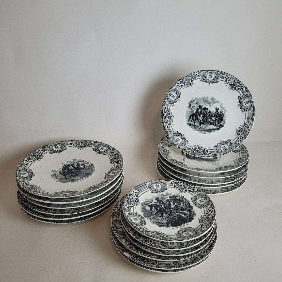 380.0 Boch La Louvière, Suite Of 18 Plates   Napoleonic Battles, Late 19th Century photo