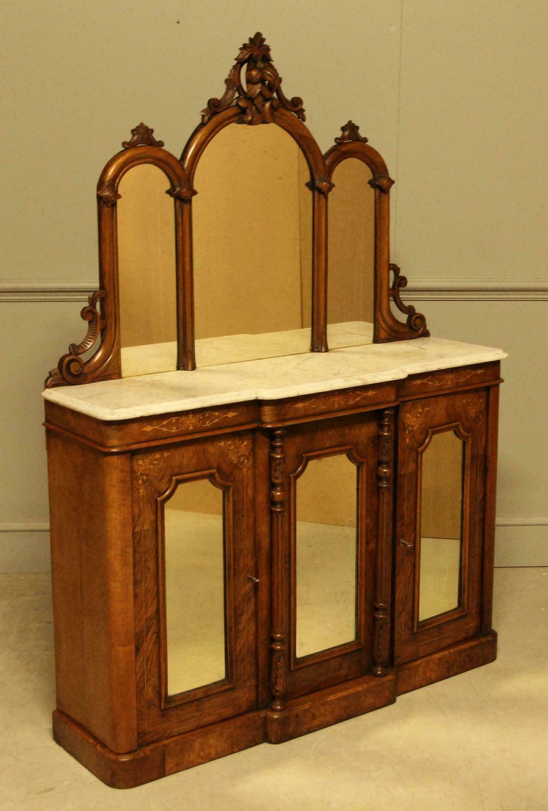 Victorian Burr Walnut Credenza photo vinterior