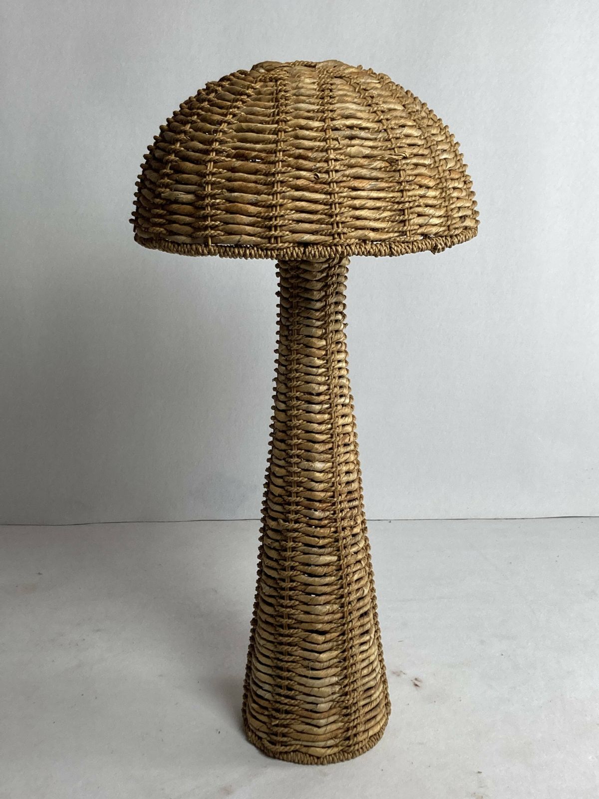 photo vintage Rattan Woven Banana Leaf Mushroom Floor Lamp, 1960s