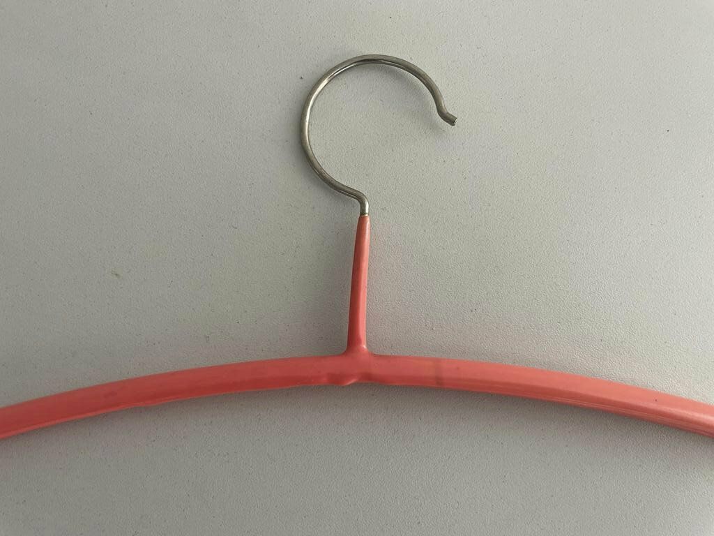 Set Of 6 Blue/Yellow/Pink/Red Metal Italian Clothes Hangers photo 334.0