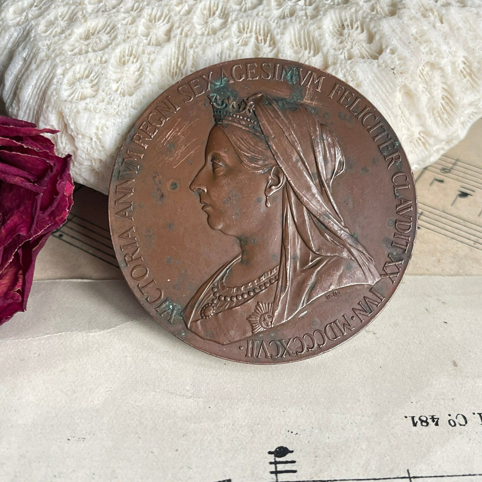 Antique 1897 Queen Victoria. 1837 To 1898 Jubilee Bronze Medal. Collectable photo Home Decor