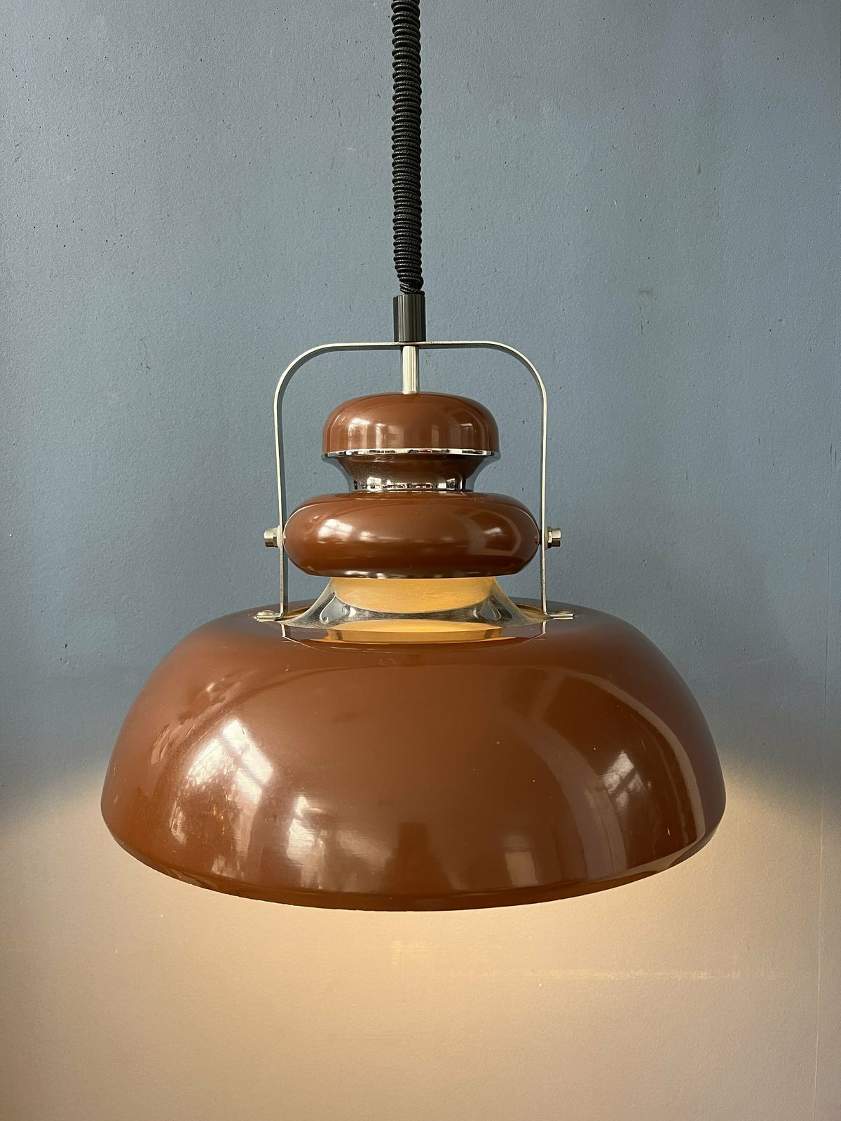 Anvia Mid Century Space Age Bruine Hanglamp photo for sale