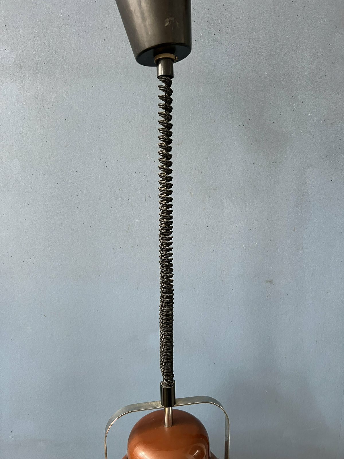 photo furniture Anvia Mid Century Space Age Bruine Hanglamp