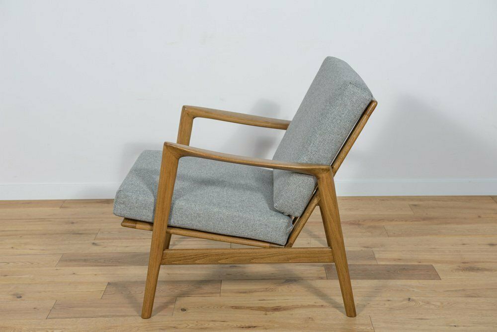 Model 300 139 Armchair From Swarzędz Factory, 1960s photo vinterior
