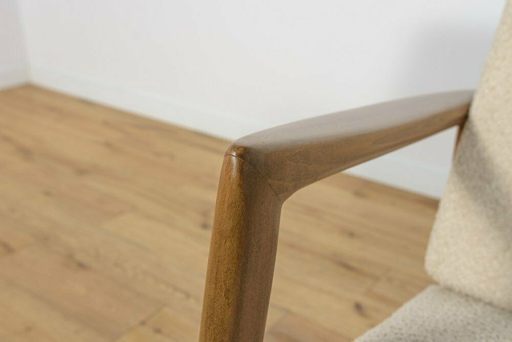 photo furniture Mid Century Model 300 139 Armchair From Swarzędz Factory, 1960s