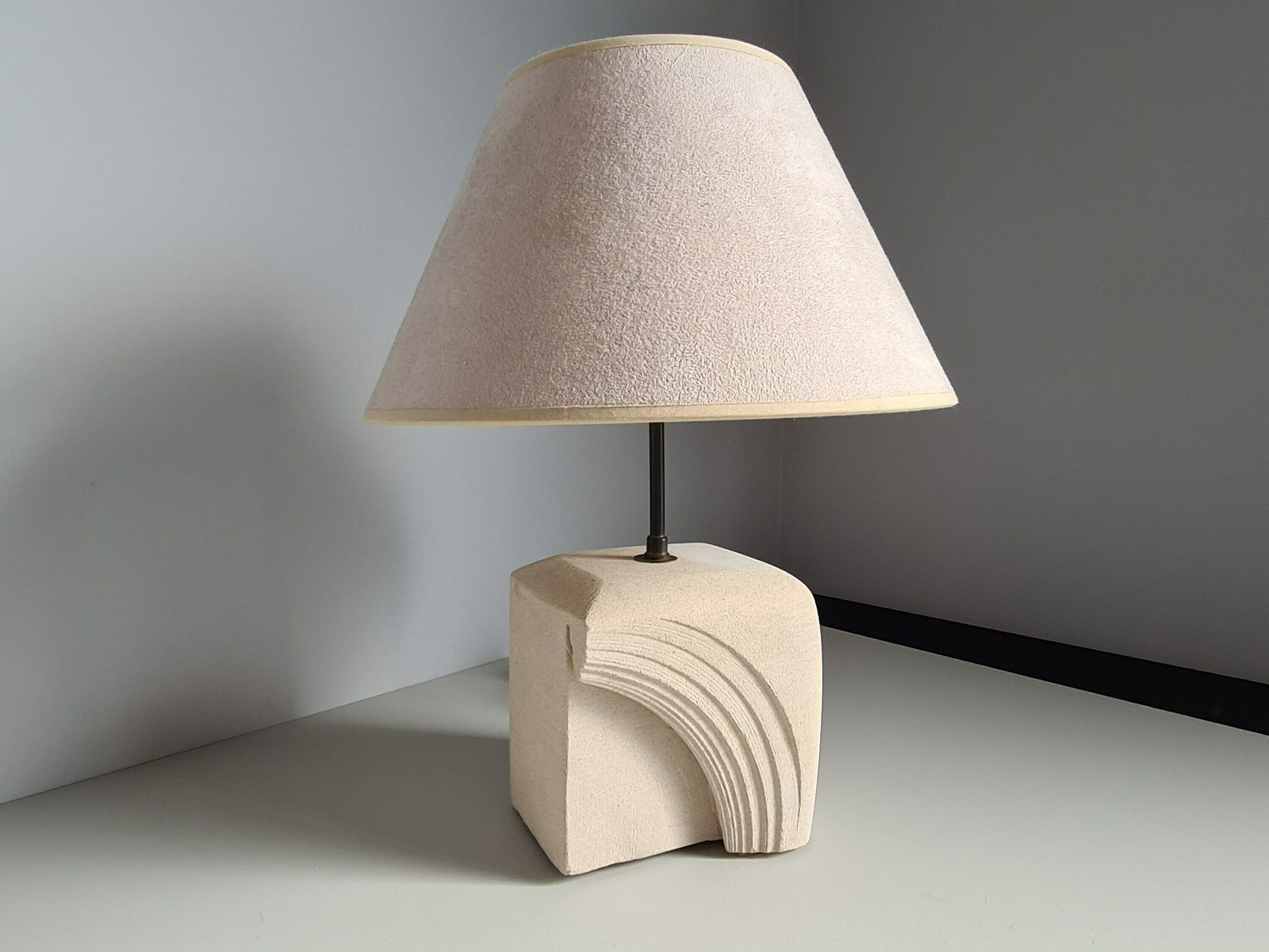Albert Tormos Style Sculpture Lamp In White Stone / 60s / Art / Artisanal Work / Mid Century / France / 20th Century photo vinterior