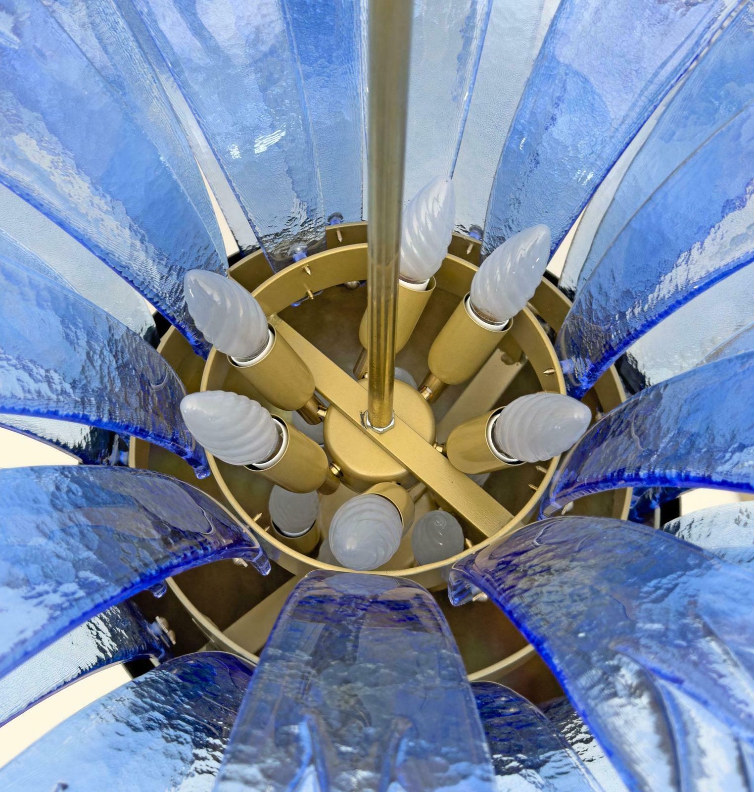 photo furniture Mid Century Modern Palm Leaves Big Chandelier Murano Glass And Brass, 1970s