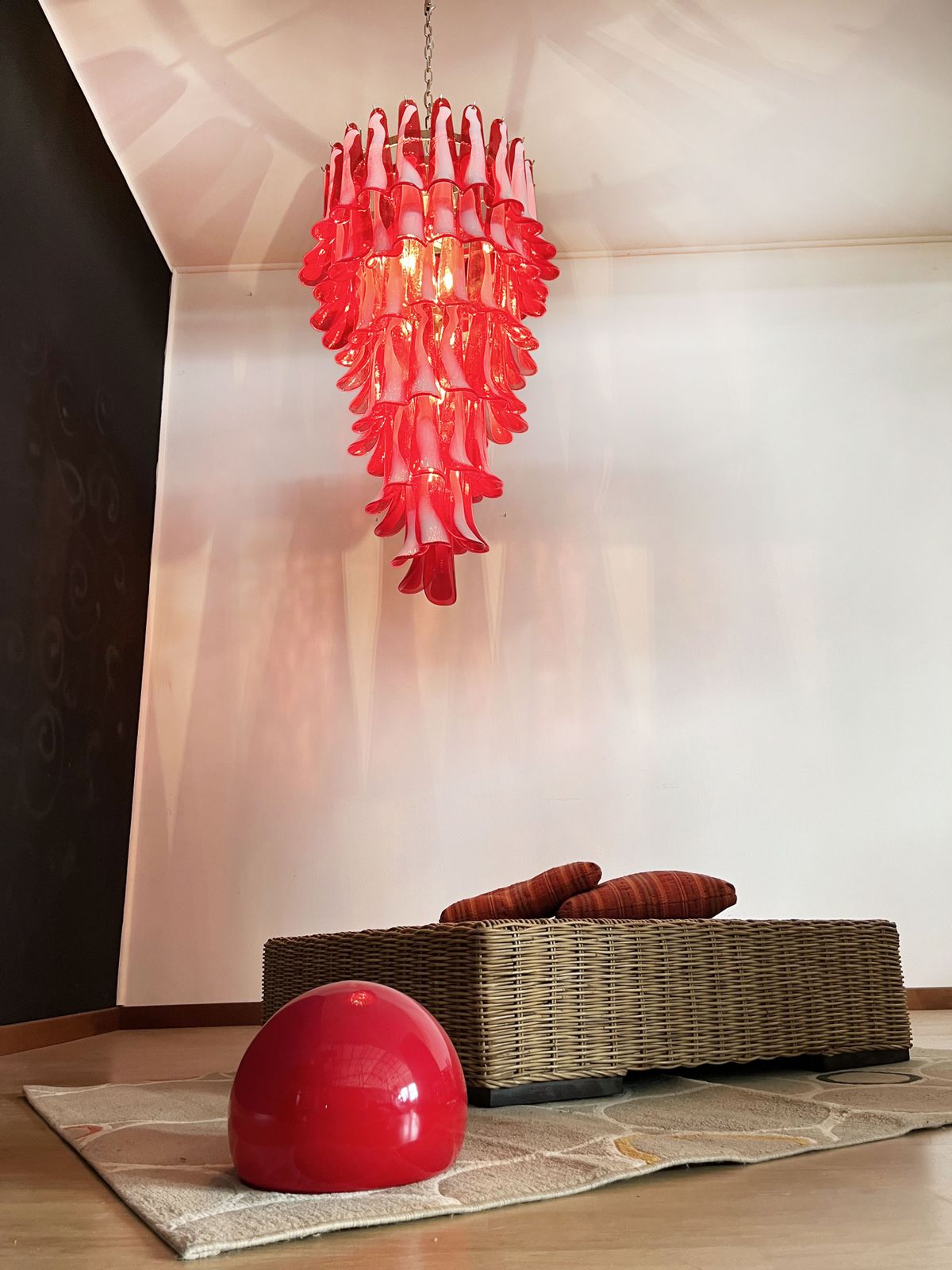 photo furniture Huge Italian Murano Glass Spiral Chandelier   83 Pink Glass Petals