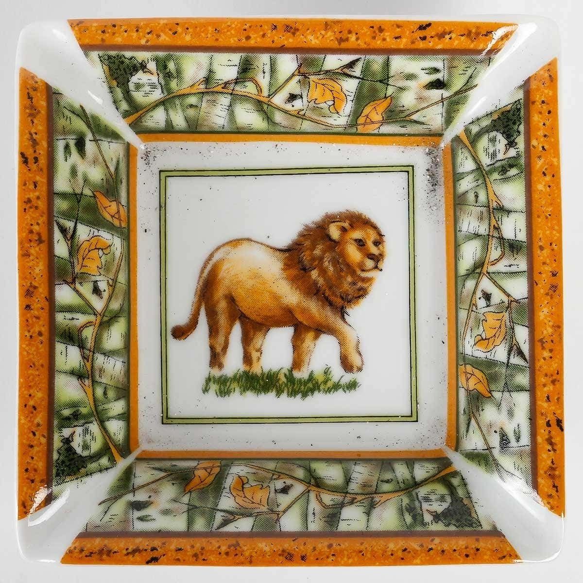 2 Ashtrays With Animal Motifs, Painted Porcelain. photo Home Decor
