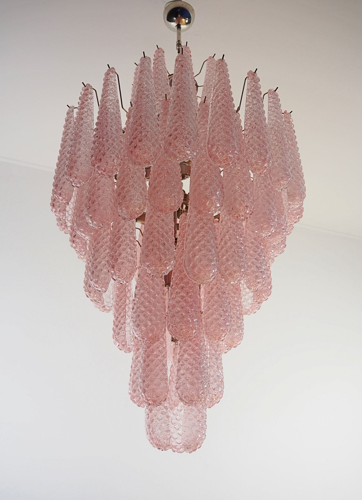 photo vinterior Huge Italian Vintage Murano Glass Chandelier   85 Glass Pink Petals Drop