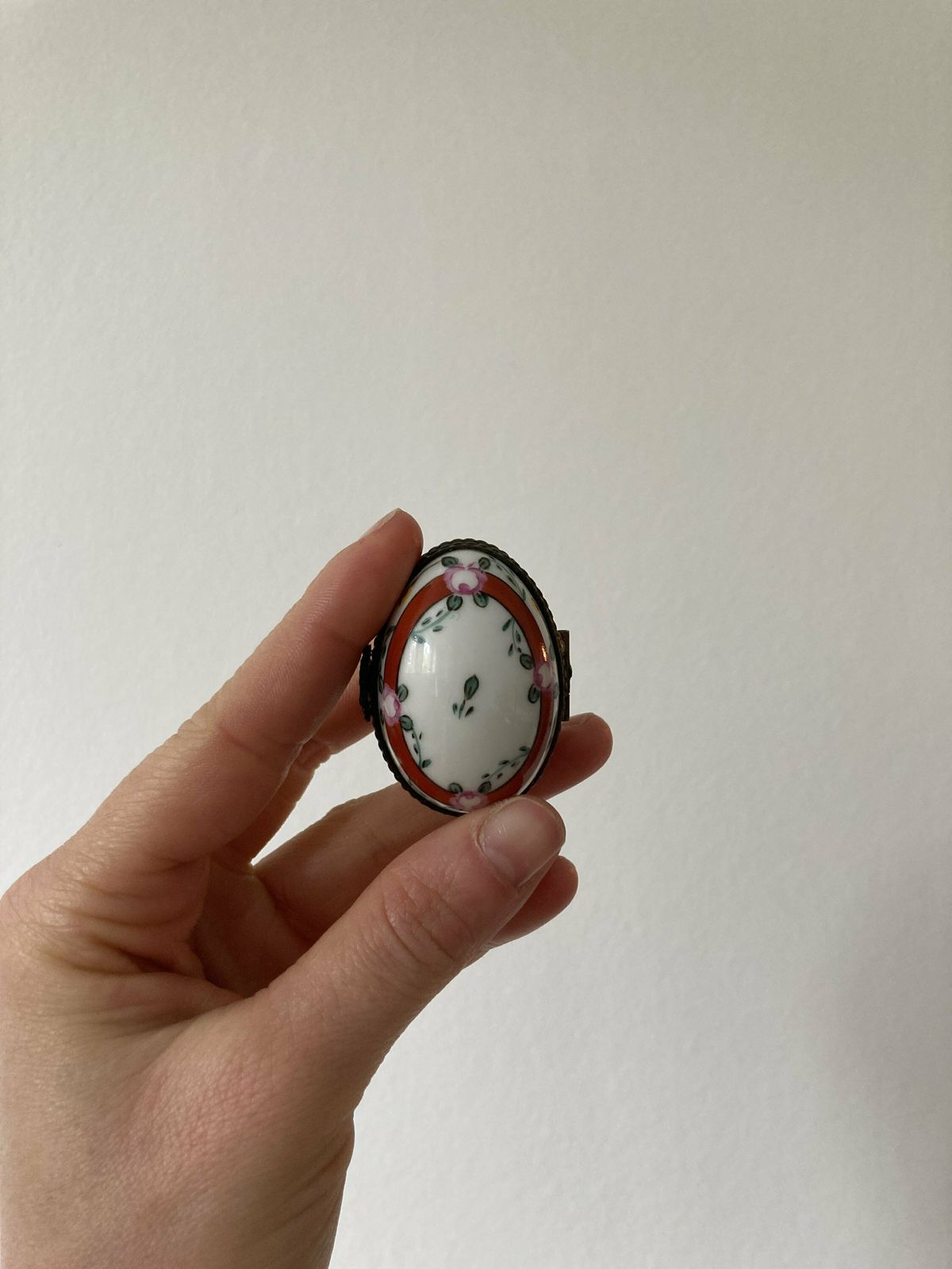Limoges France Peint Main Porcelain Mini Trinket Jewelry Box Egg Shape Hand Painted Flowers And Leaves photo buy