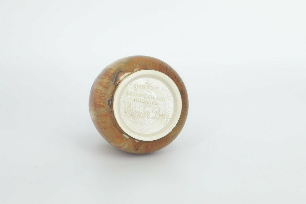 Klein Mid Century Scandinavisch Modern Verzamelbaar Bruin Stoneware Vaasje Van Gunnar Borg Voor Höganäs Ceramics, Jaren 1960 photo for sale