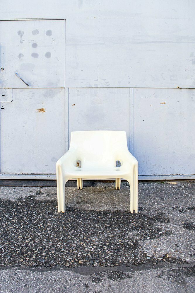 Vicar Armchairs By Vico Magistretti For Artemide, 1970s, Set Of 2 photo vinterior