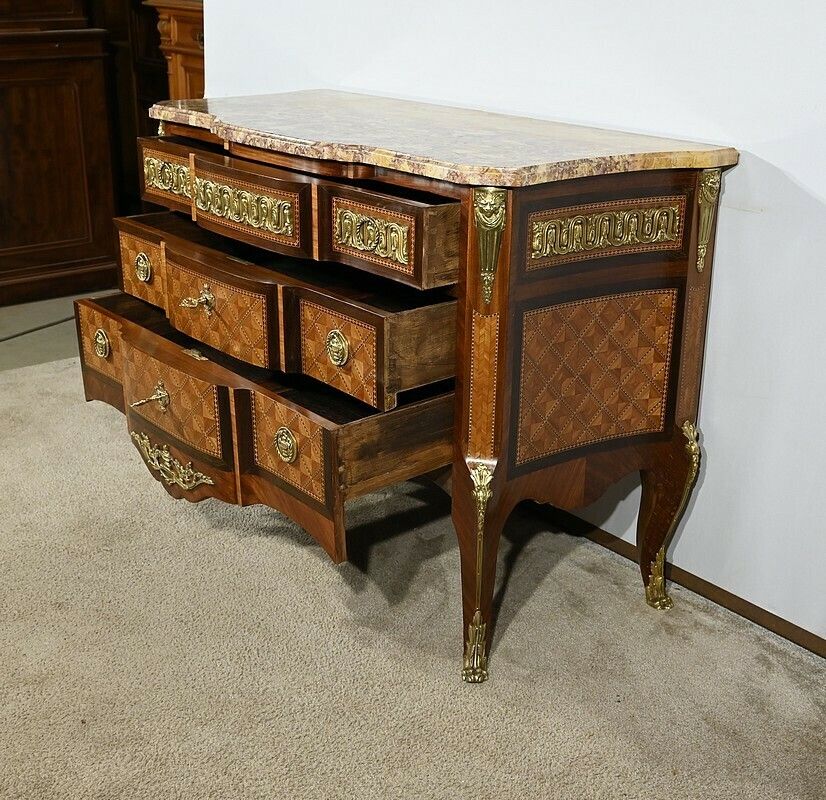 Rosewood And Amaranth Chest Of Drawers, Louis XV / Louis XVI Transition Style – Late 19th Century photo for sale