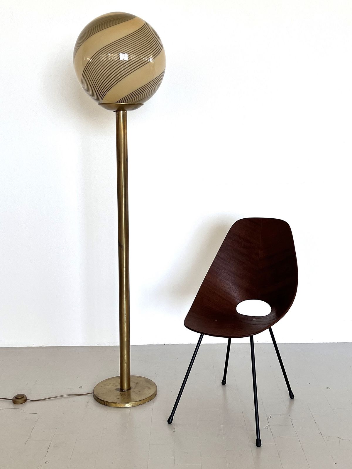 Italian Murano Glass And Brass Floor Lamp, 1970s