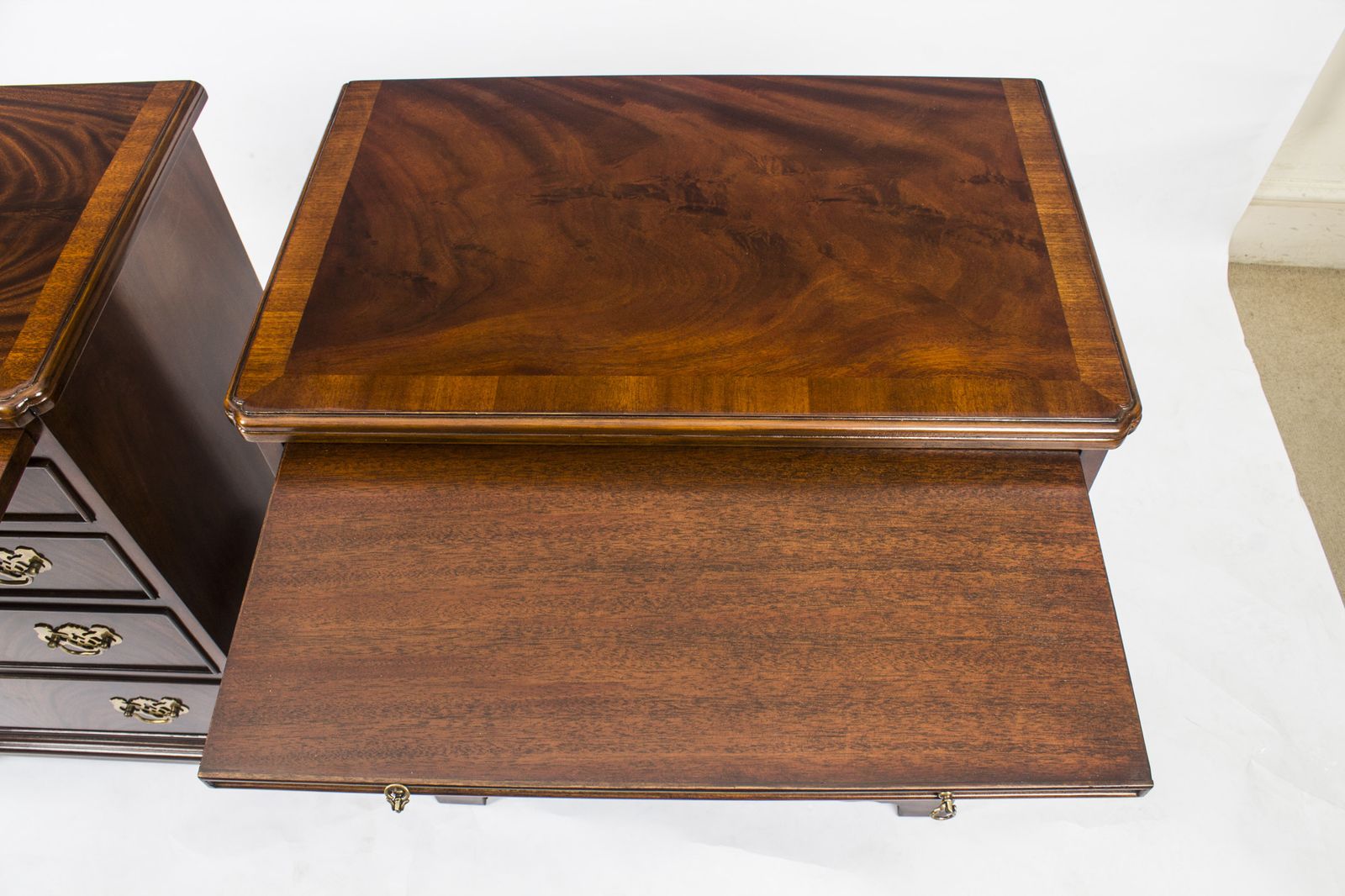 Vintage Pair Of Flame Mahogany Bedside Cabinets With Slides 20th C photo vinterior