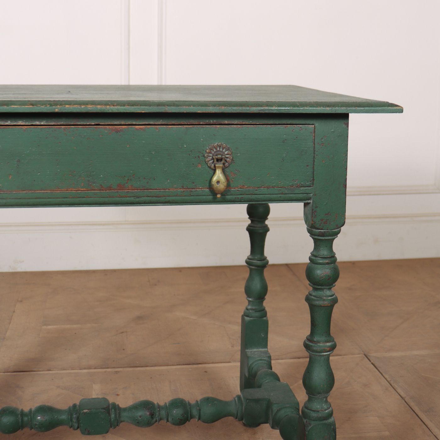 Tables  » Lamp Tables » 18th Century English Lamp Table photo for sale