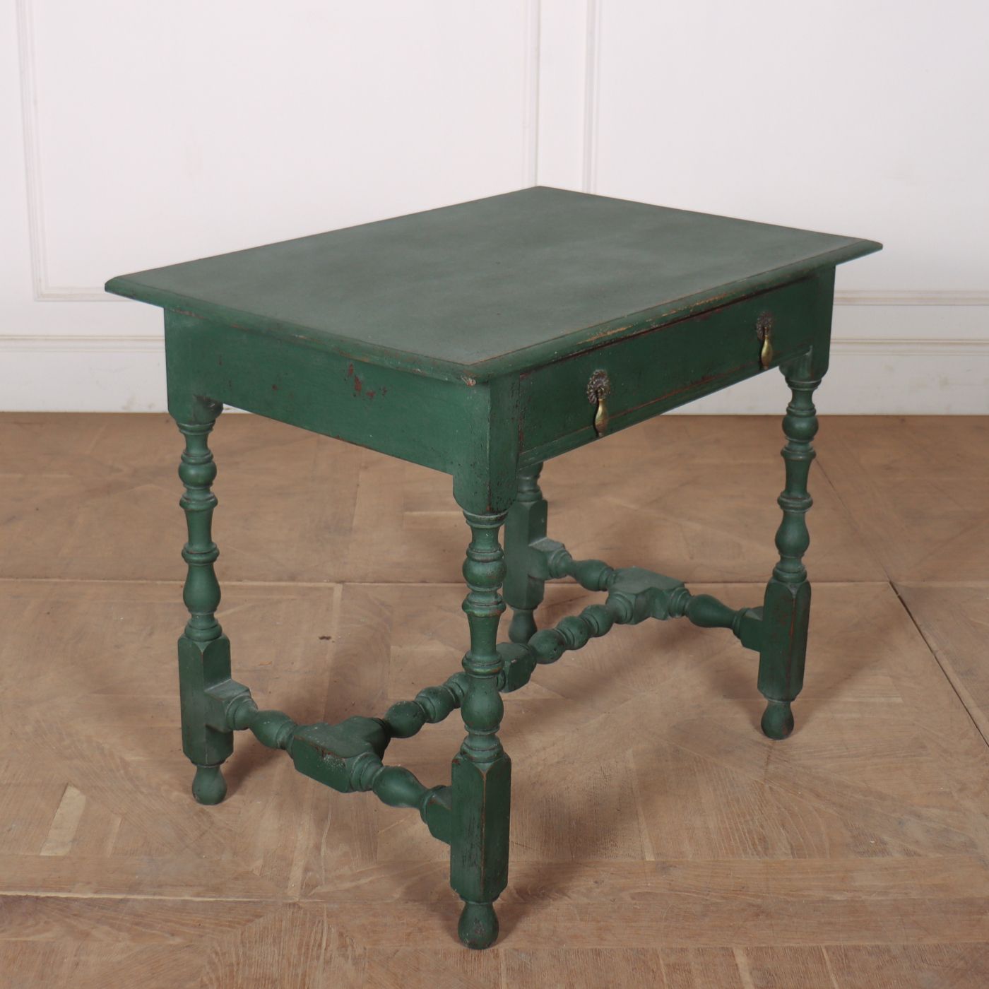 Tables  » Lamp Tables » 18th Century English Lamp Table photo vinterior