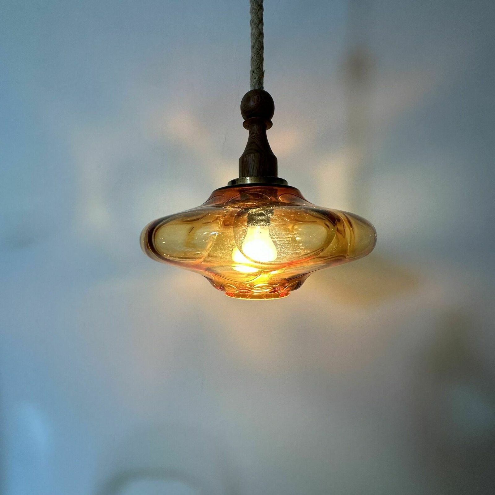 Mid Century Design Glazen Hanglamp, Jaren 1970 photo furniture