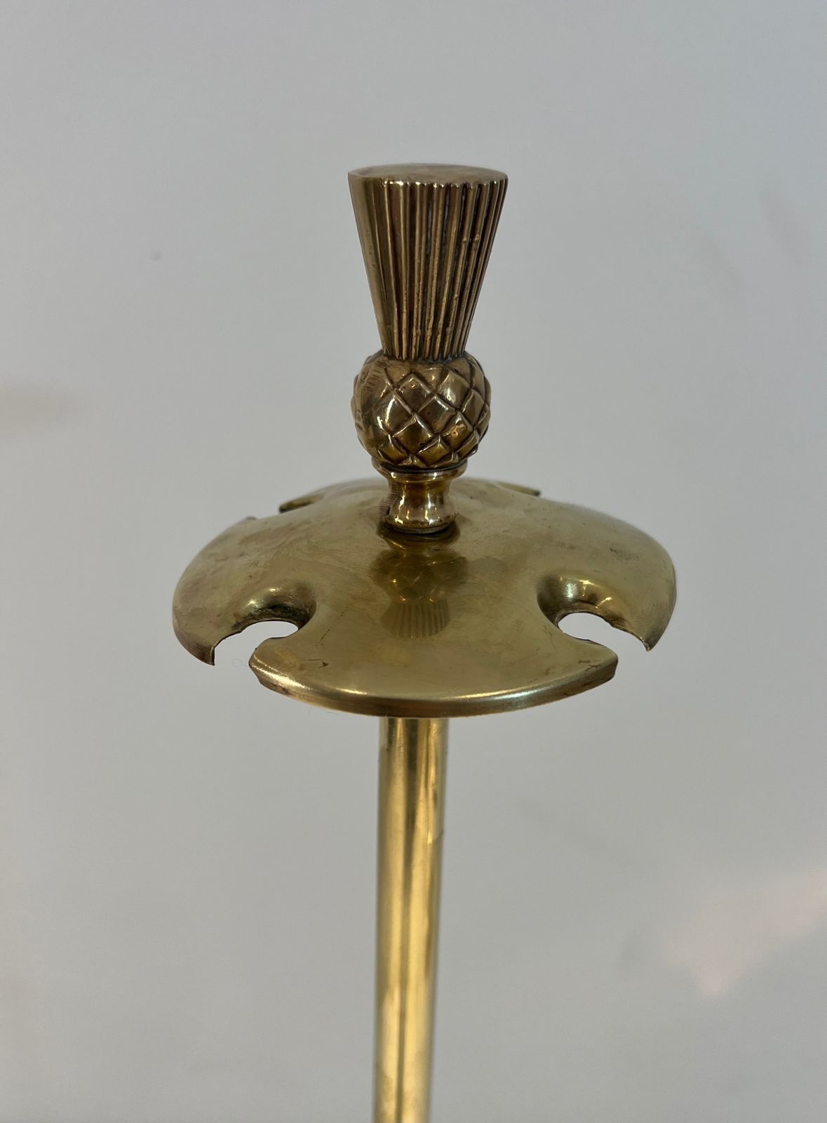photo vintage Brass Fire Kit Pineapple Model In The Style Of Maison Jansen