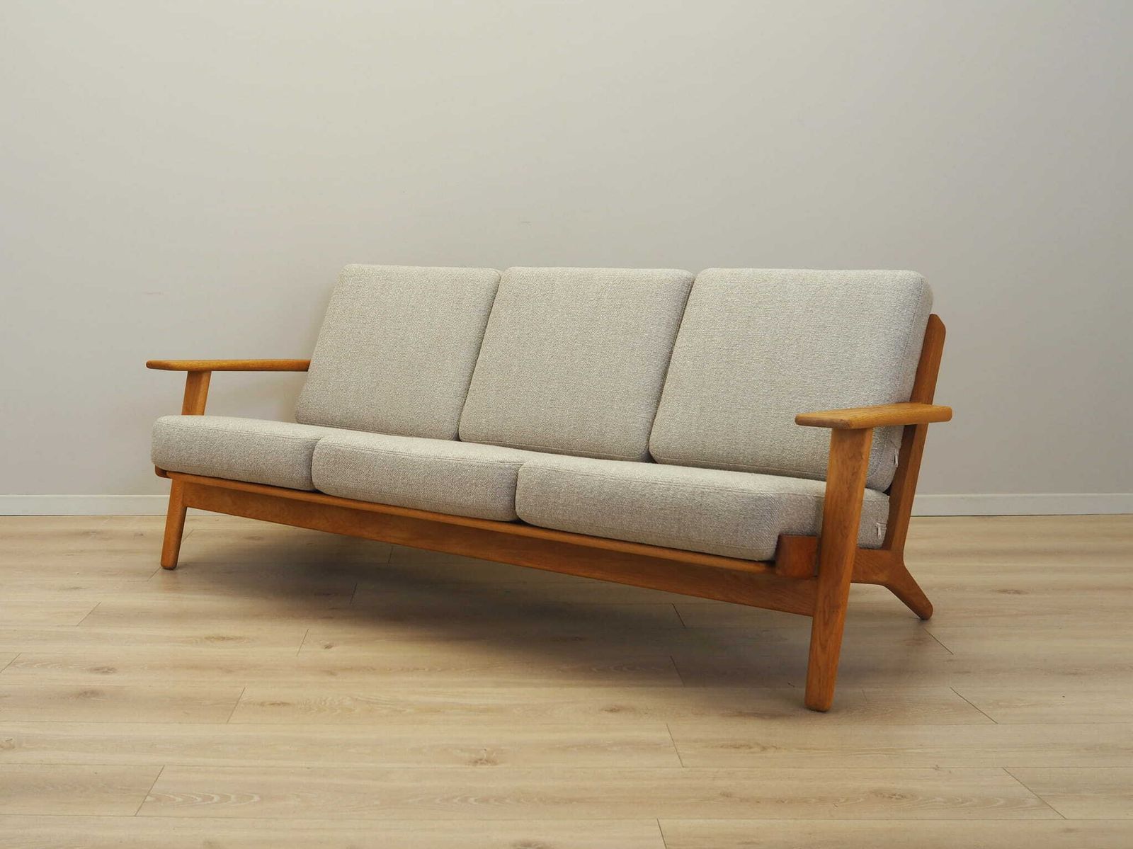 Oak Sofa, Danish Design, 1960s, Designer: Hans J. Wegner, Manufacturer: Getama photo Furniture