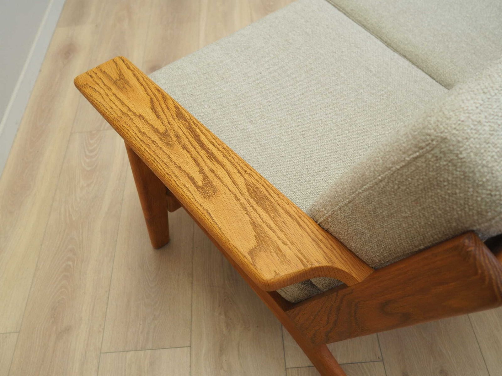 photo vintage Oak Sofa, Danish Design, 1960s, Designer: Hans J. Wegner, Manufacturer: Getama