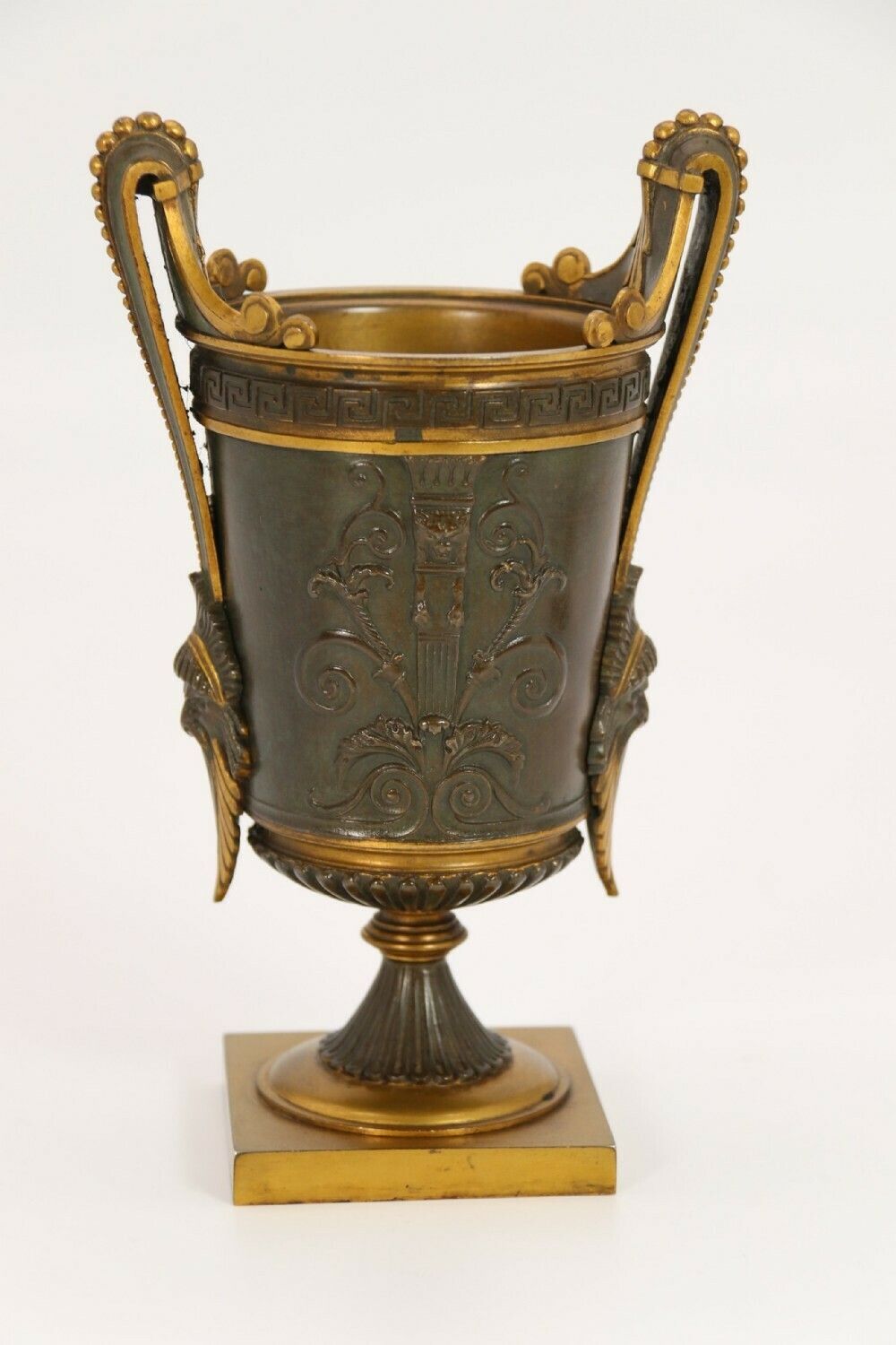 Empire Period Bronze And Ormolu Grecian Style Pair Of Classical Urns Circa 1830 photo vinterior