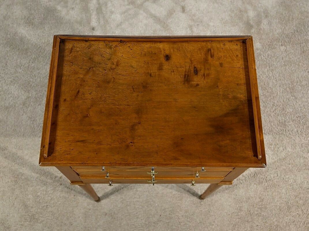 Small Living Room Table In Cherry And Walnut, Louis XVI Period – Late 18th Century photo 1428.70967722
