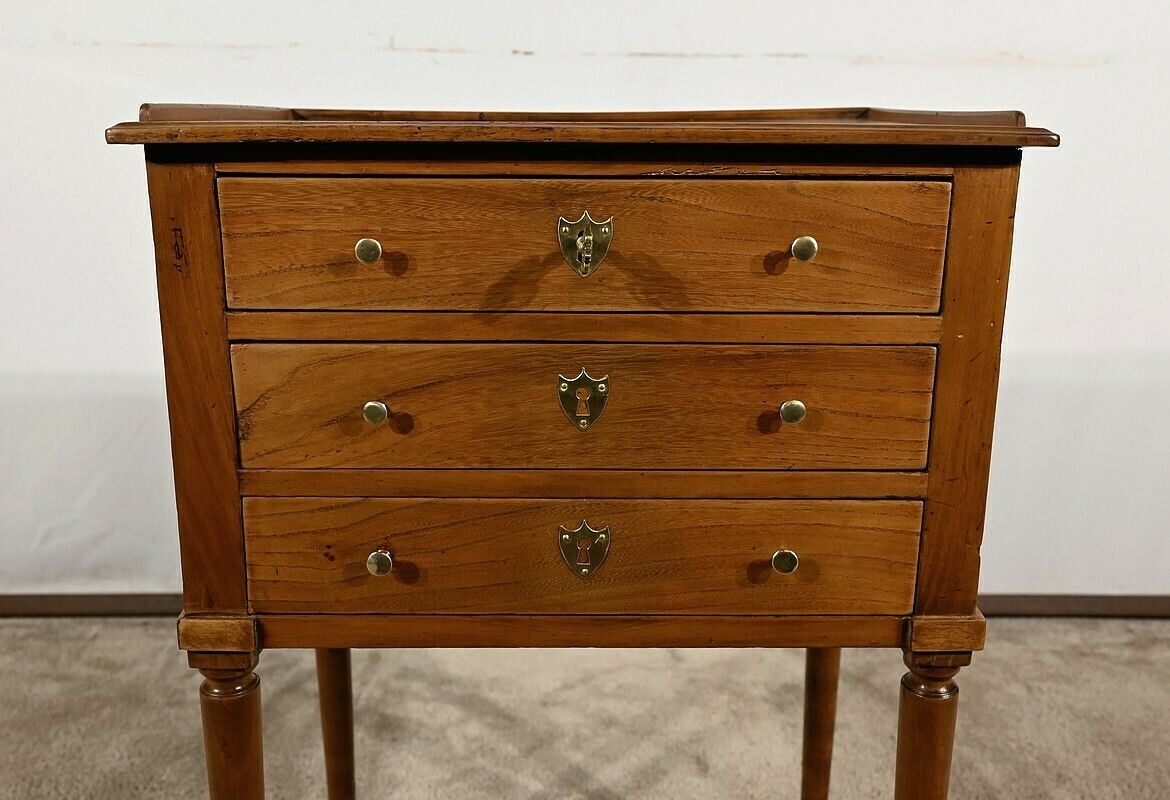 Small Living Room Table In Cherry And Walnut, Louis XVI Period – Late 18th Century photo vinterior